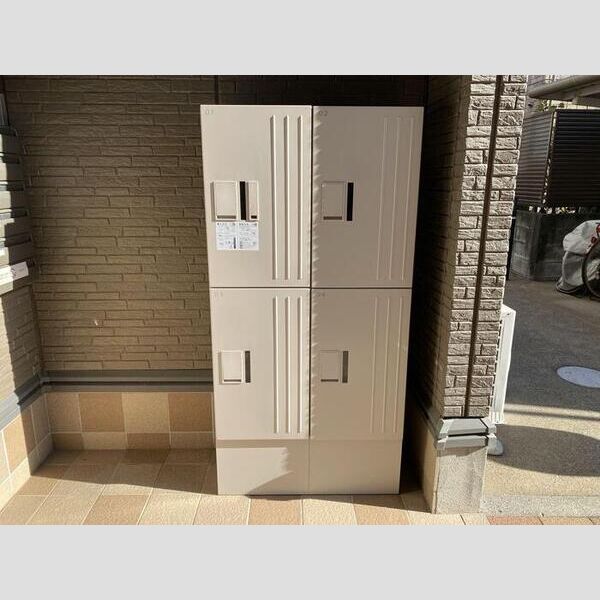 クレスト宇奈根 宅配ボックス