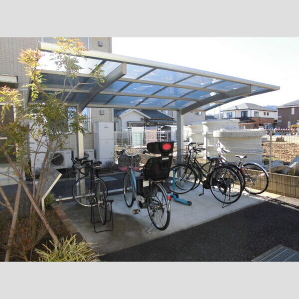 ウィステリア・ドゥーエ・ウーノ　ドゥーエ 屋根付駐輪場