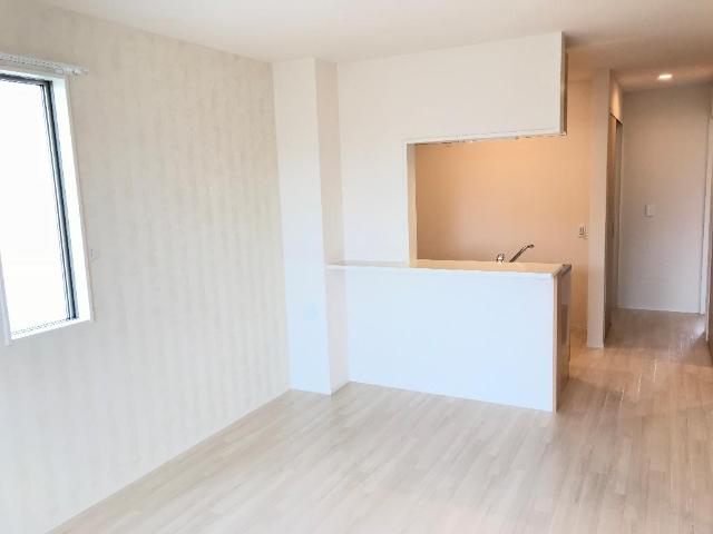 シルクネス101号室 リビング（イメージ）