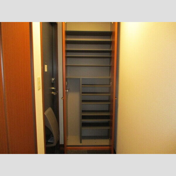 エバーグリーン　八番館202号室 八202(シューズボックス)