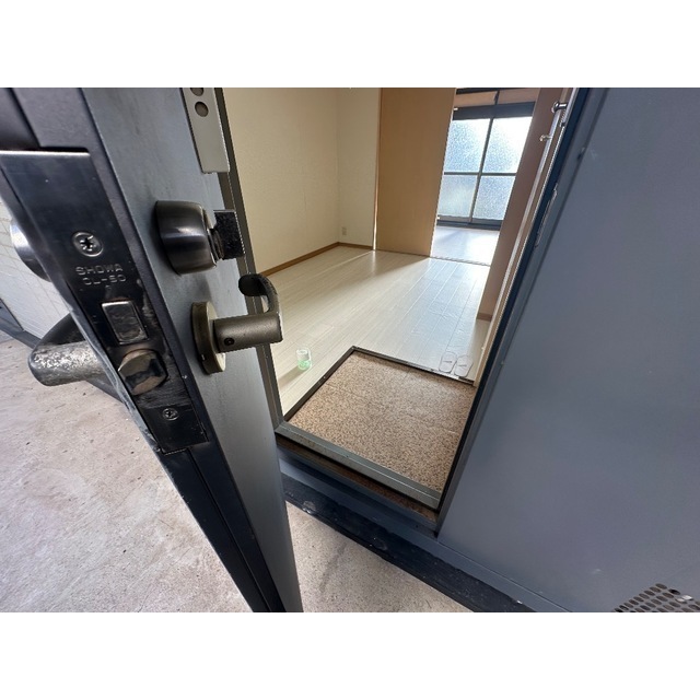 イーストガーデン103号室 玄関