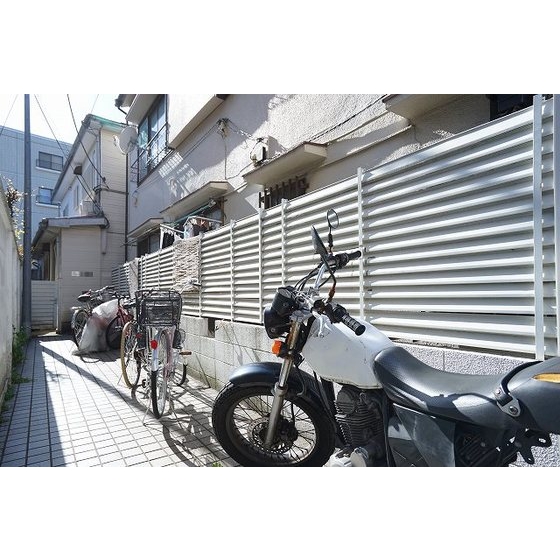 メゾンイーストワイド0202号室 駐輪スペース