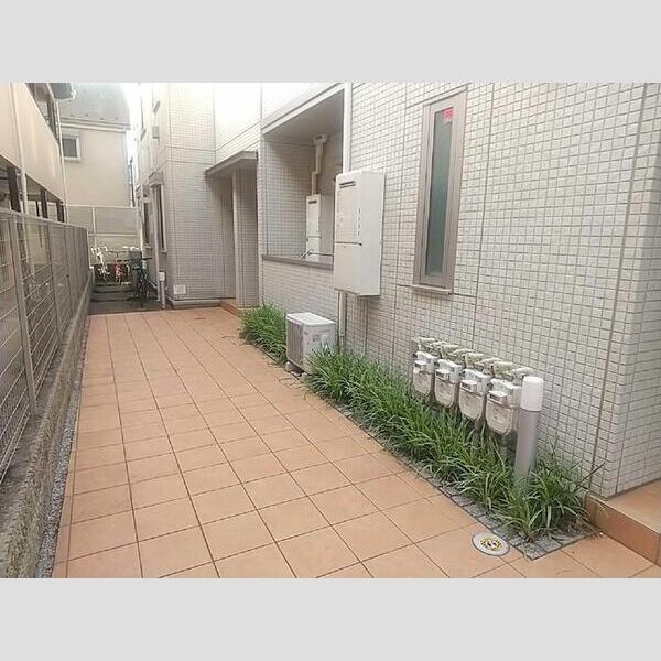 アビタシオン明大前 エントランス