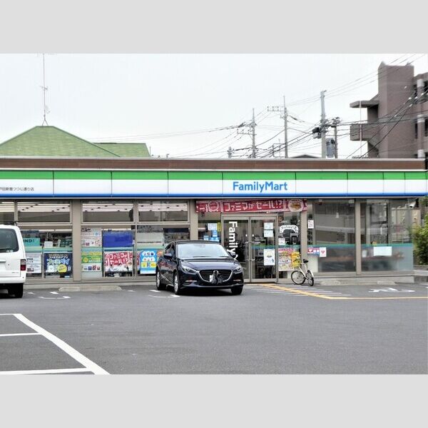 Regalo207号室 ファミリーマート戸田新曽つつじ通り店