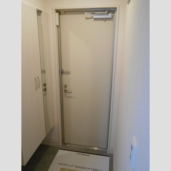 メゾン グランツ105号室 玄関