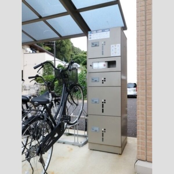 クレイドル301号室 宅配ボックス