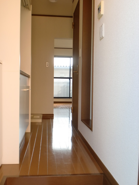 ハイツブルースカイ0102号室 玄関