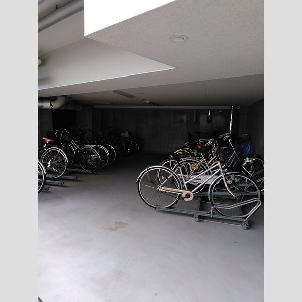 カスタリア本駒込 駐輪場