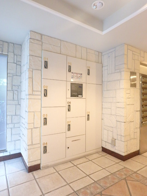 ガーラ本郷三丁目7階 宅配ボックス