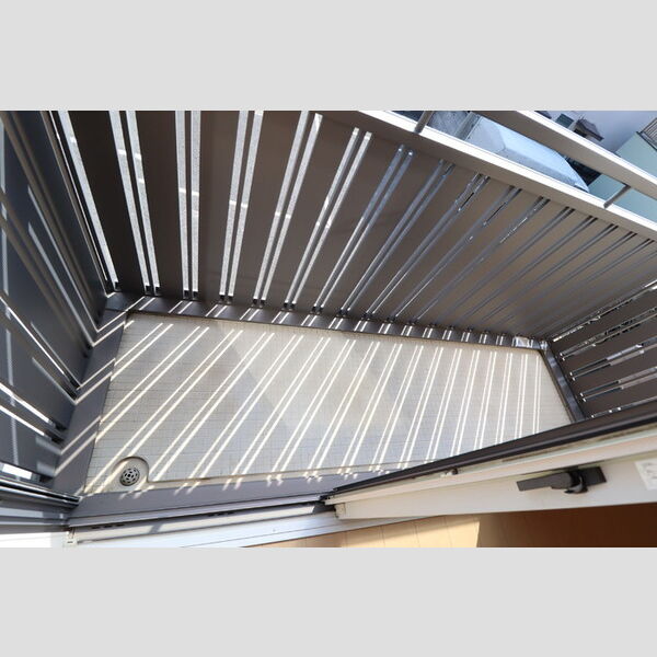 ファースト キャロベリー バルコニー