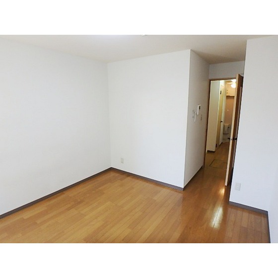 セレ千歳烏山103号室 リビング