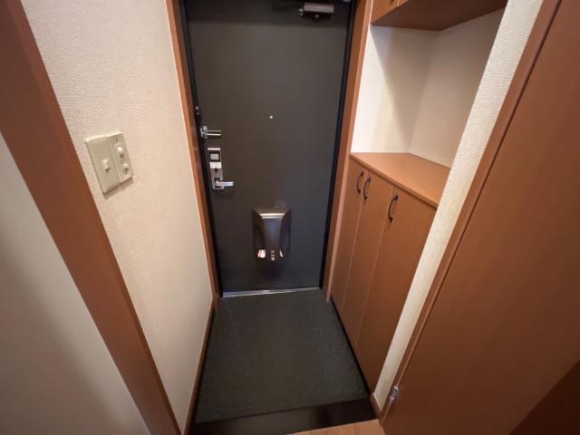 フローラーリア湘南203号室 玄関