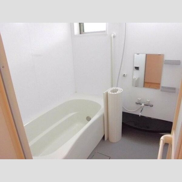 モダンコートウラワ202号室 一坪風呂