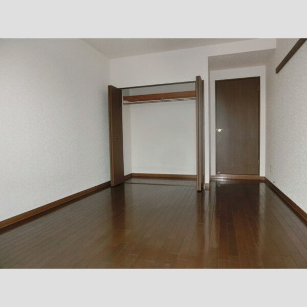 オーシャンビュー壱番館1302号室 同建物別部屋の参考画像