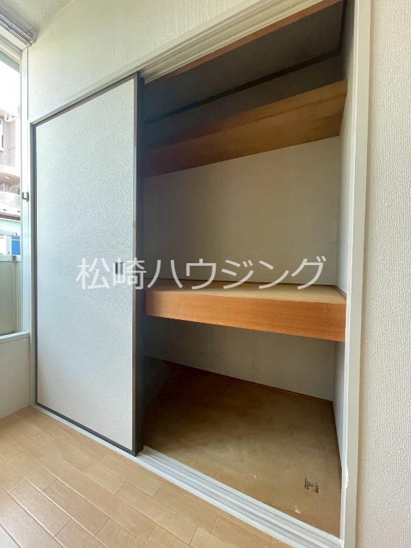 ホワイトヴィラ2階 収納