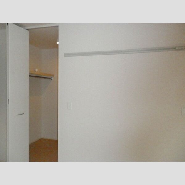 ルーエ　B102号室 ウォークインクローゼット