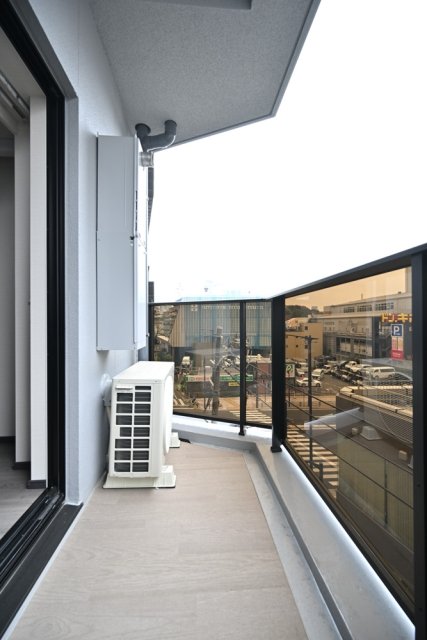 ＧＲＡＮＳＩＴＥ　ＮＡＫＡＭＥＧＵＲＯ5階 バルコニー