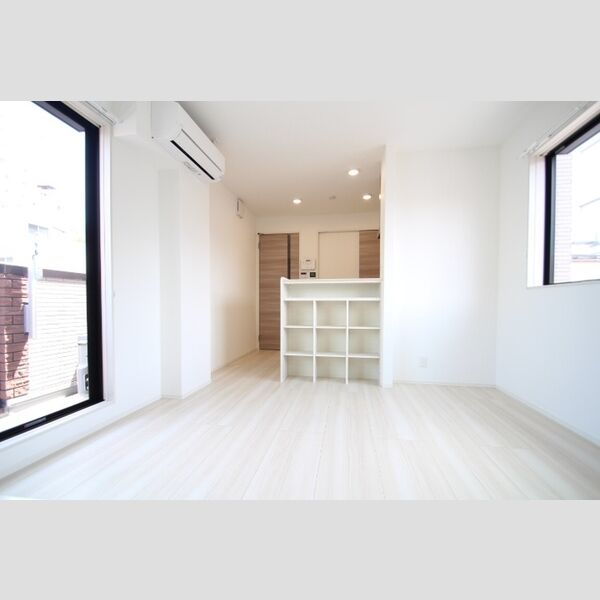 ノーバヤ　カナヤ リビング