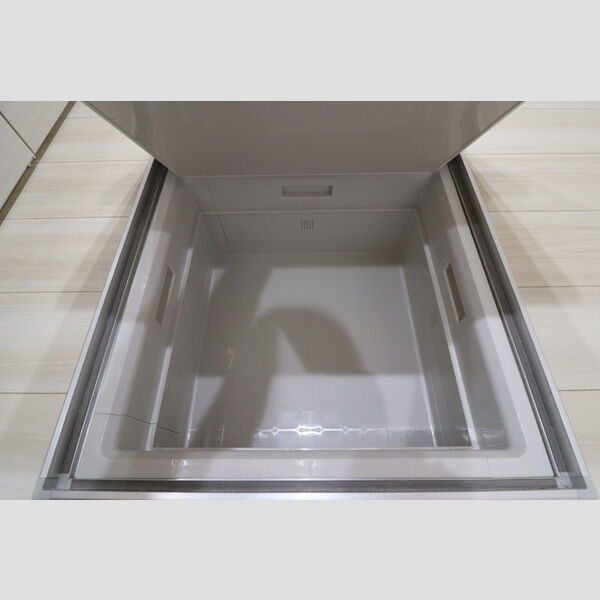 アヴァンス西亀有101号室 床下収納