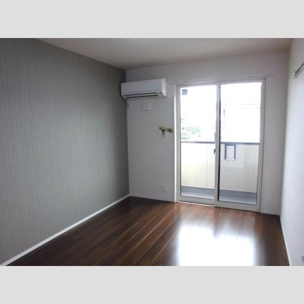 雅106号室 2階東側洋室バルコニーあり