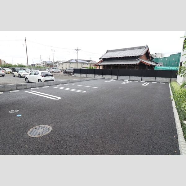 K-APARTMENT 駐車場