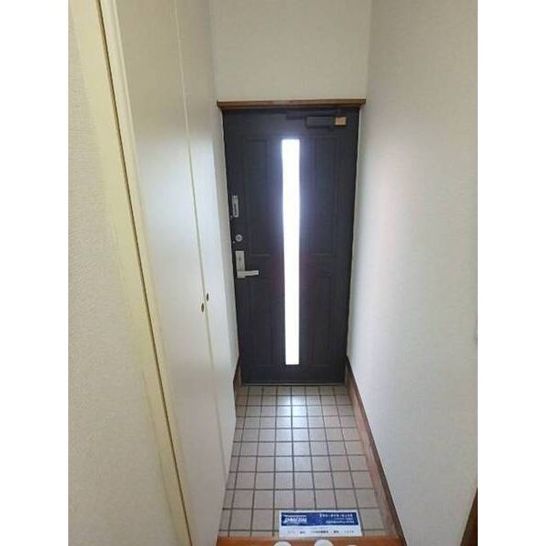 クレストコートアゼリアⅡ 玄関