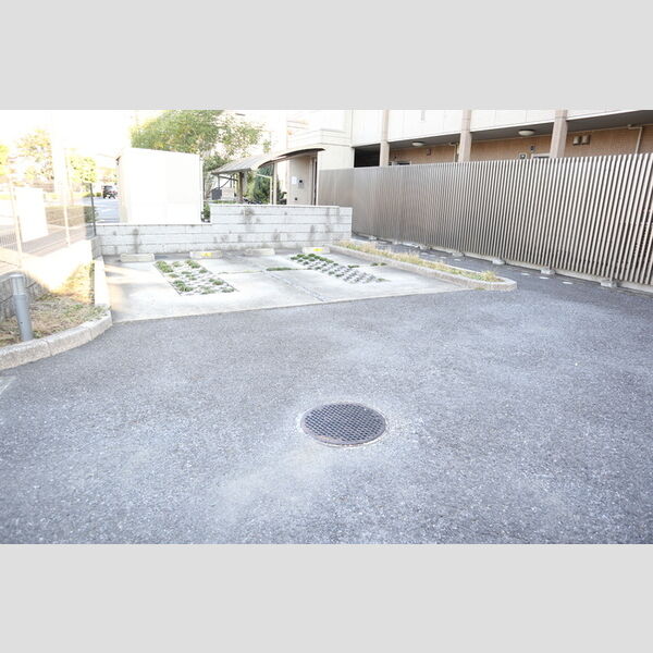 グリーンコーポ前川町201号室 駐車場