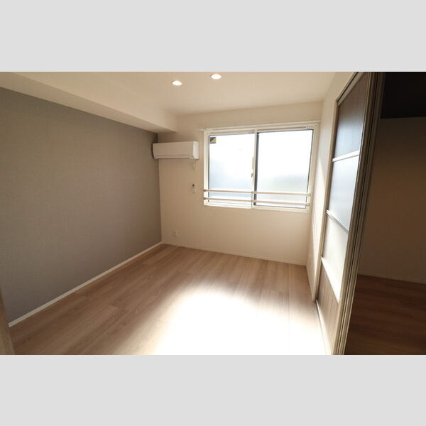 Noble villa浦和美園202号室 洋室