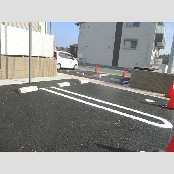 1007-KURA1号棟 駐車場