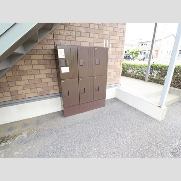 ローズパレス 宅配ボックス