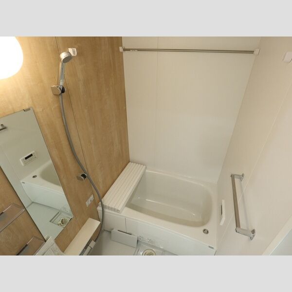 グリーンハウス102号室 浴室乾燥機・追い炊き機能付き風呂