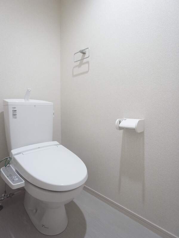 リブリ・根岸 CEREZO トイレ