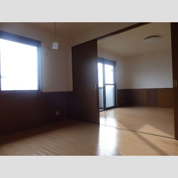 ハイツベルヴュー 居室