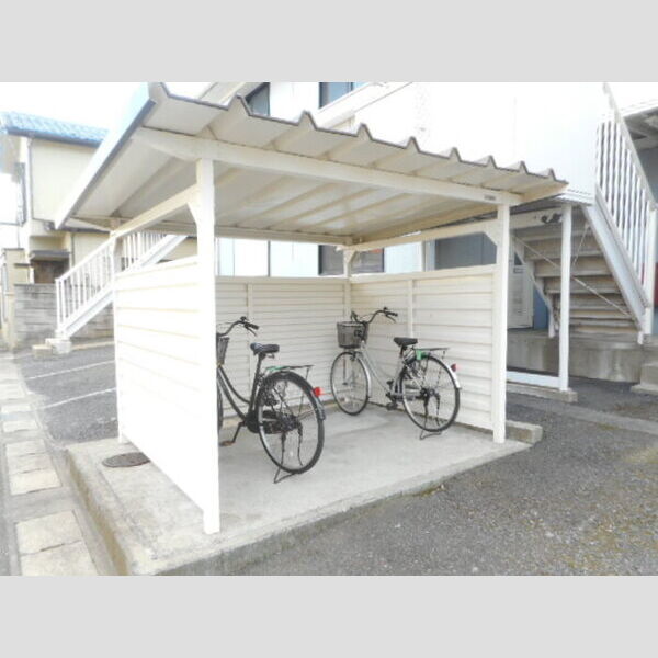 メゾン・ド・リズ 駐輪場(屋根付き)