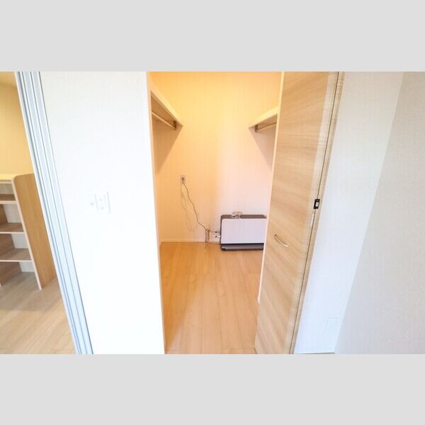 サニークレスト ウォークインクローゼット