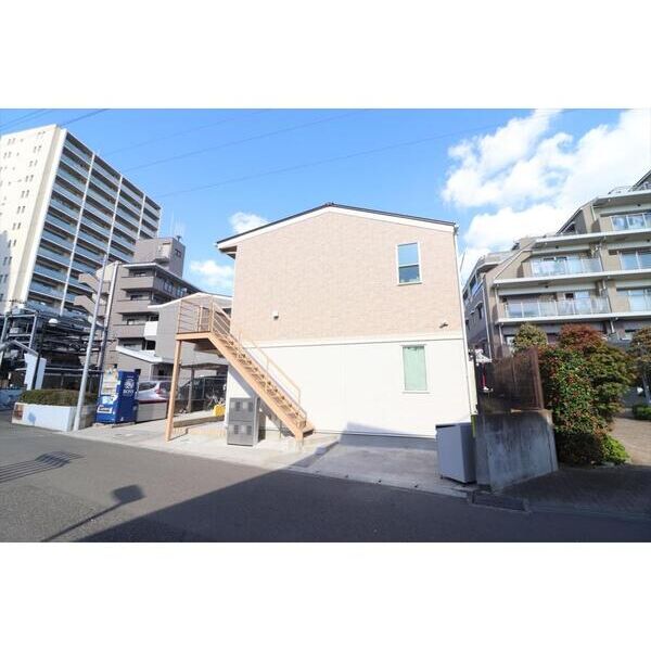 アザーレ・パッシオ町田204号室 外観