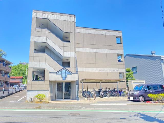 メゾンド・グランチェスタ 外観写真（昼）