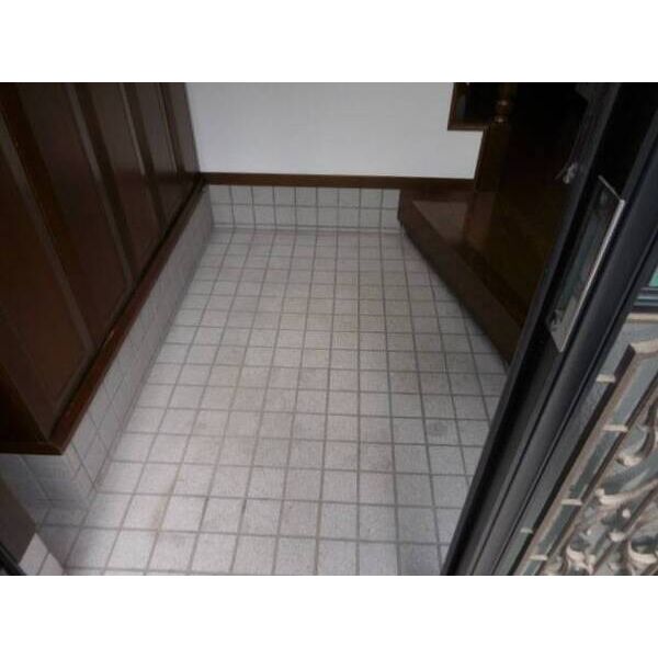 朝霞市三原戸建 玄関