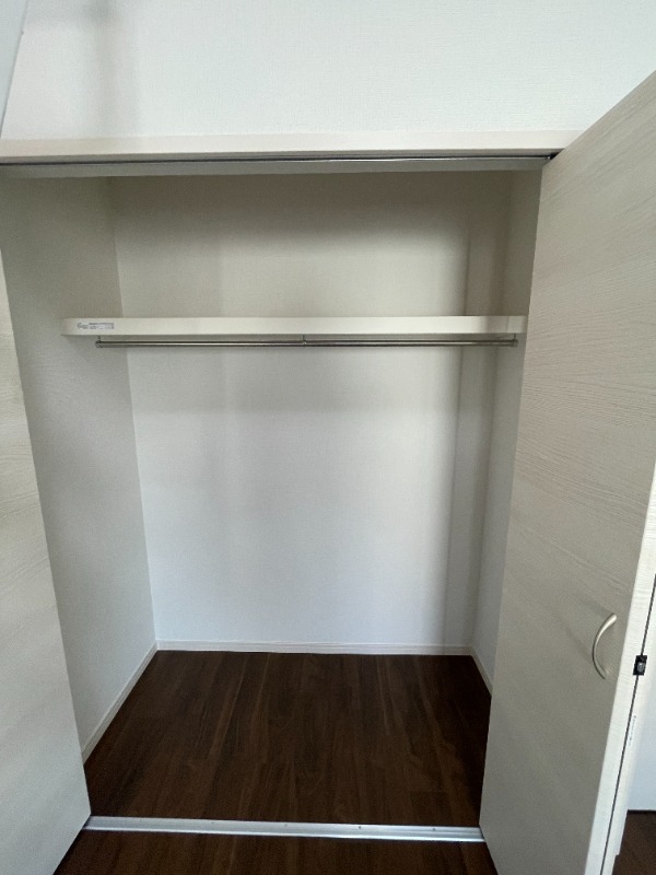 ティーリミテッド2階 収納