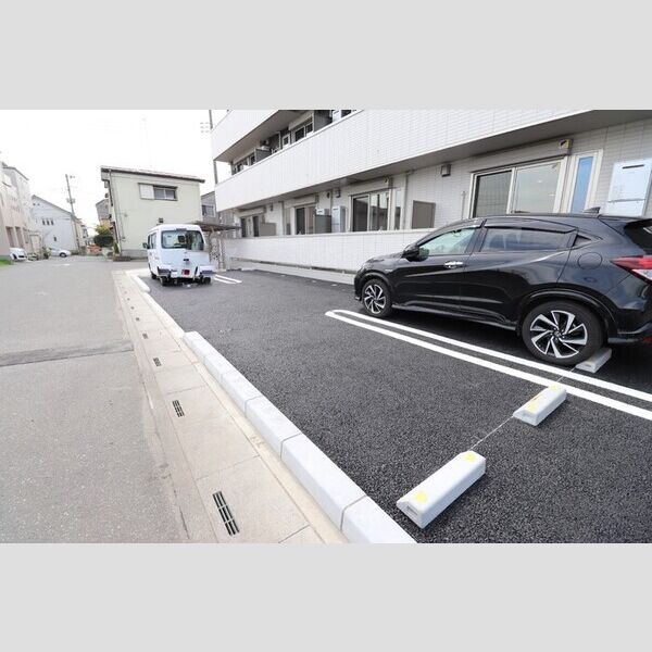 アーサー 駐車場