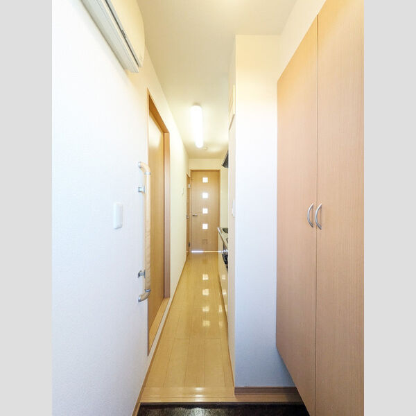 I.ヴィレッジ堀崎303号室 玄関