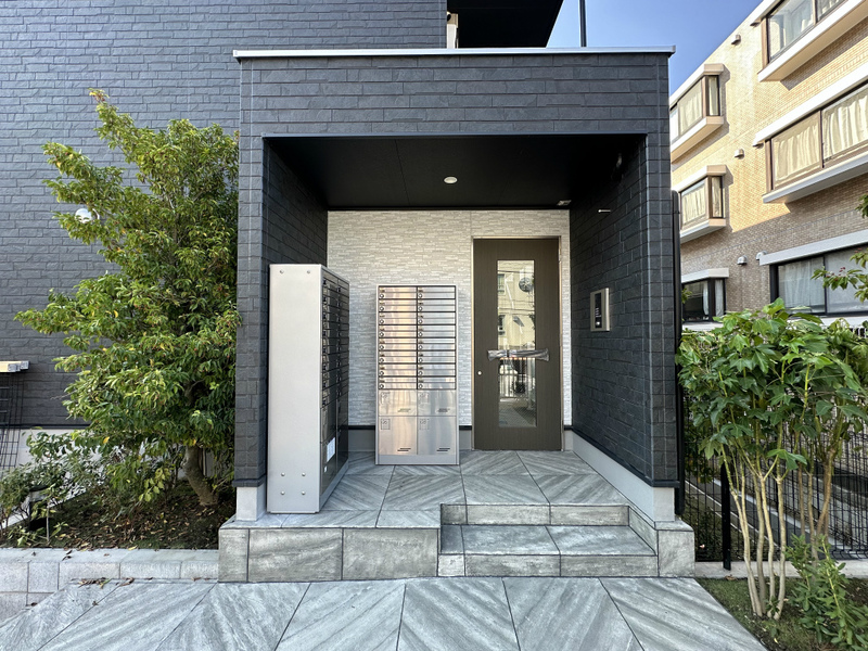 ヴィラ鷺沼2階 エントランス