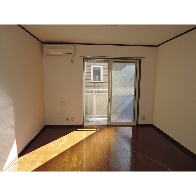 アムール 領家 リビング