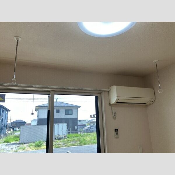 ラフィネフィオーレ103号室 室内物干し