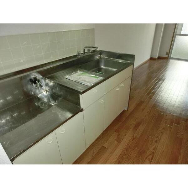 エステートピア・ルリ106号室 キッチン