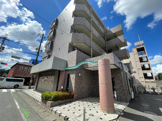 コンステラション3階 外観