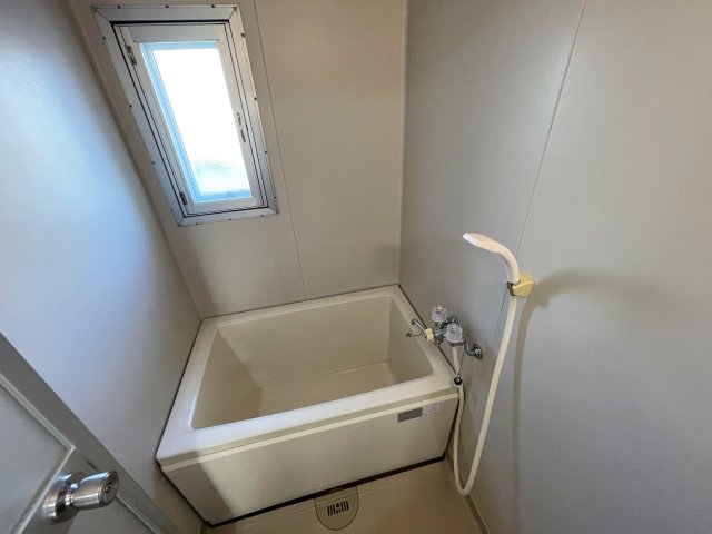 エストフレアＢ棟0202号室 日々の疲れを癒すお風呂付です