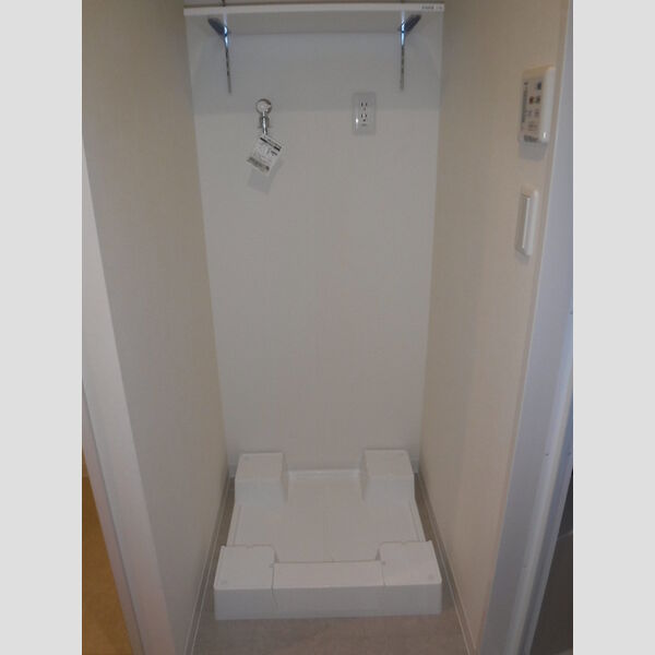 1/6th　ワンシックス401号室 室内洗濯機置き場