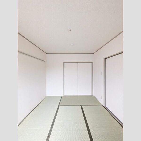 リバーサイド202号室 和室6帖