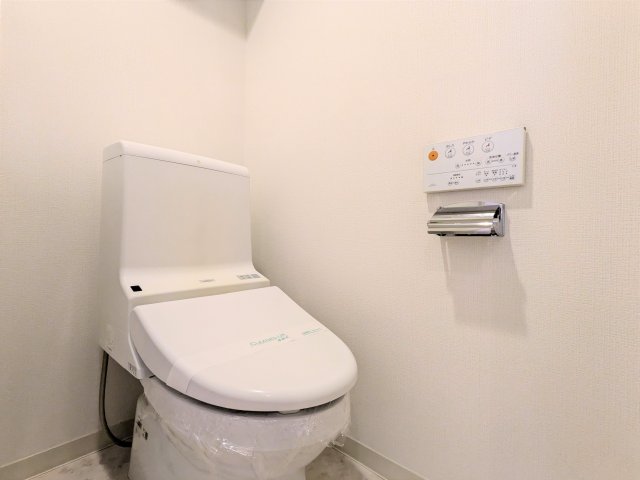 アソシエール高島平102号室 トイレ